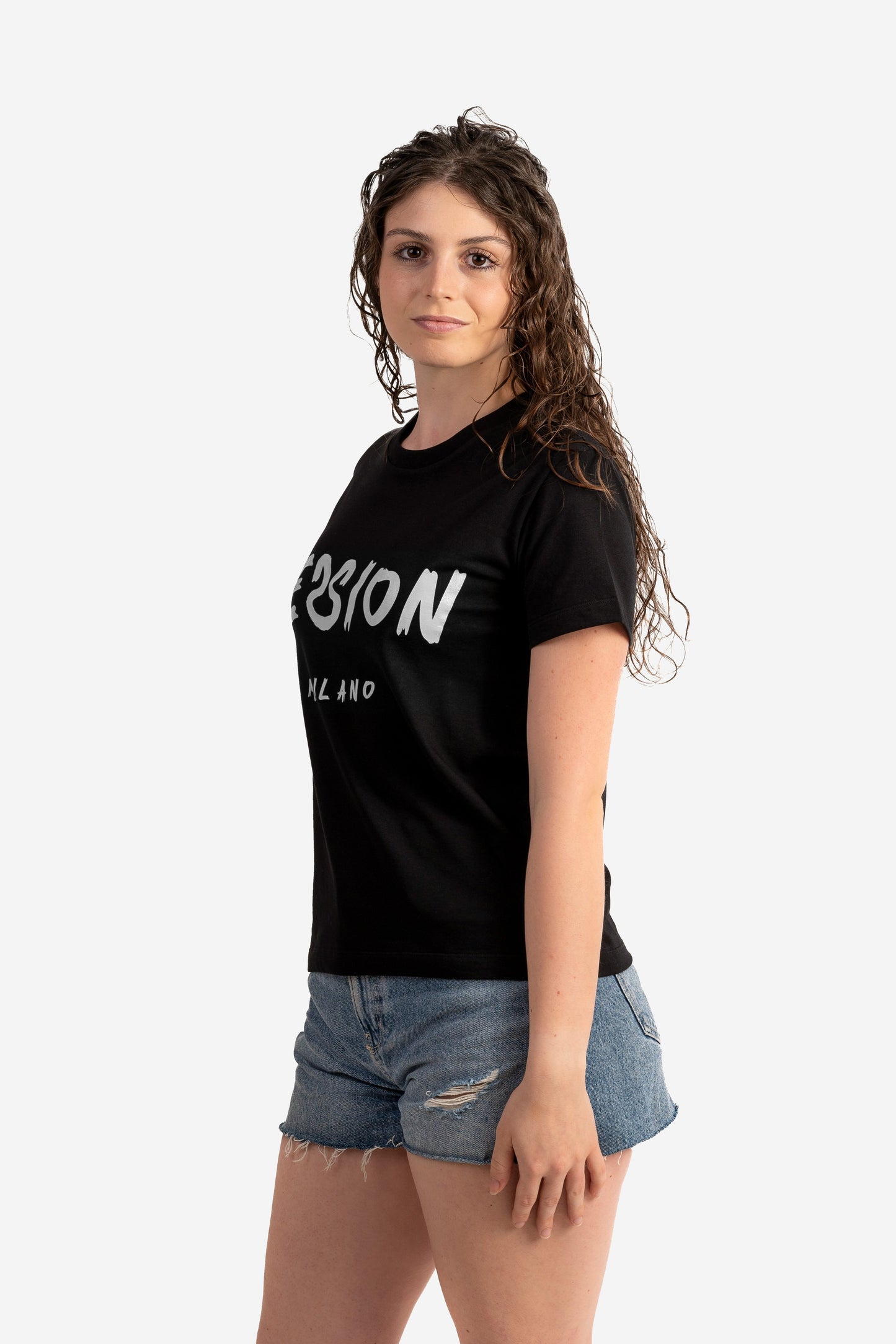 T-shirt con logo pennellato