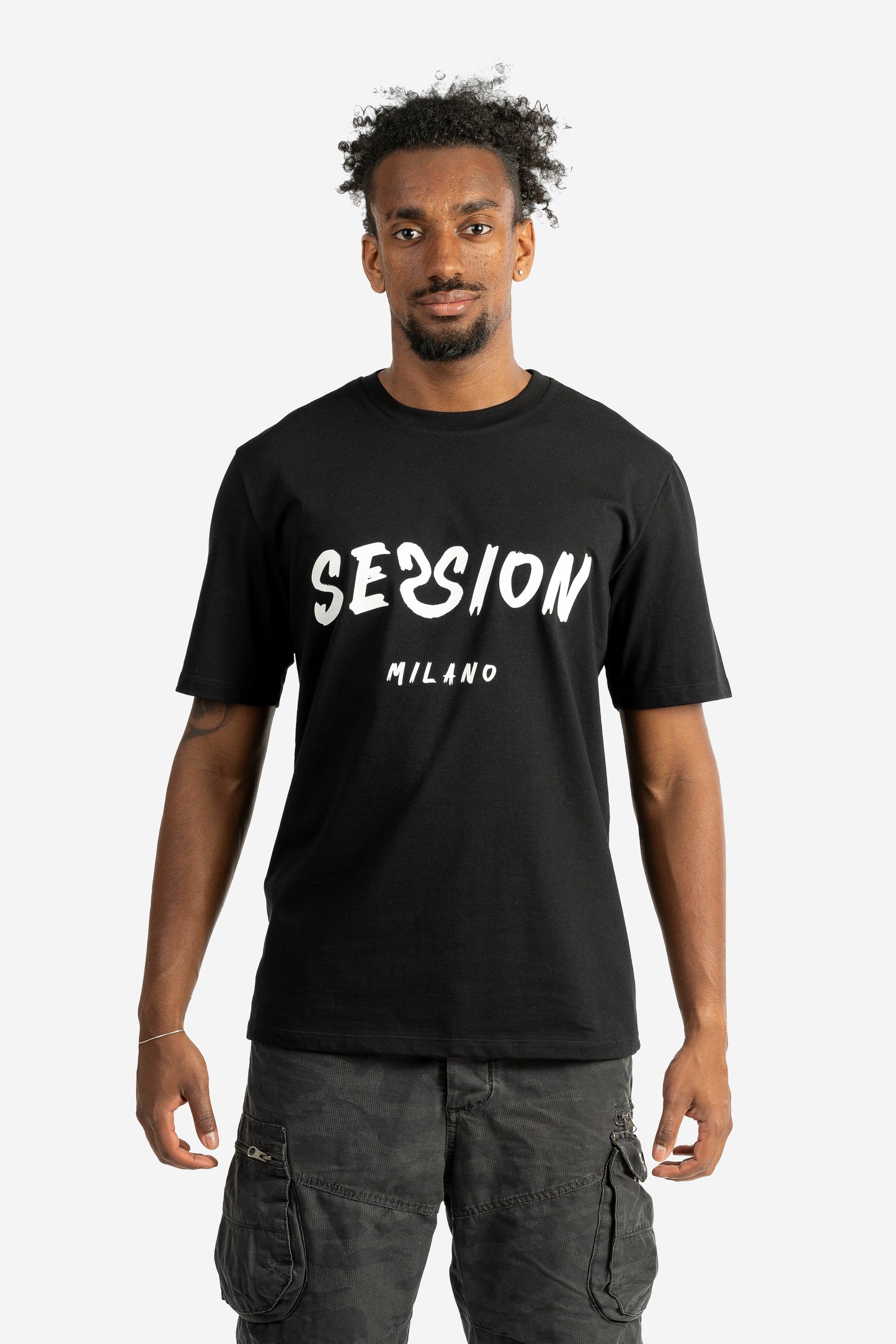 T-shirt con logo pennellato