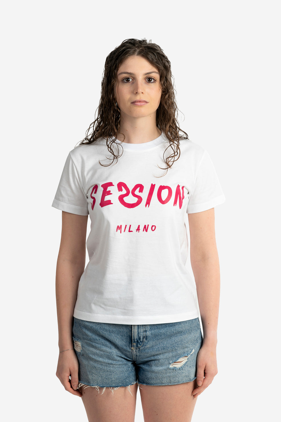 T-shirt bianca con logo pennellato fucsia