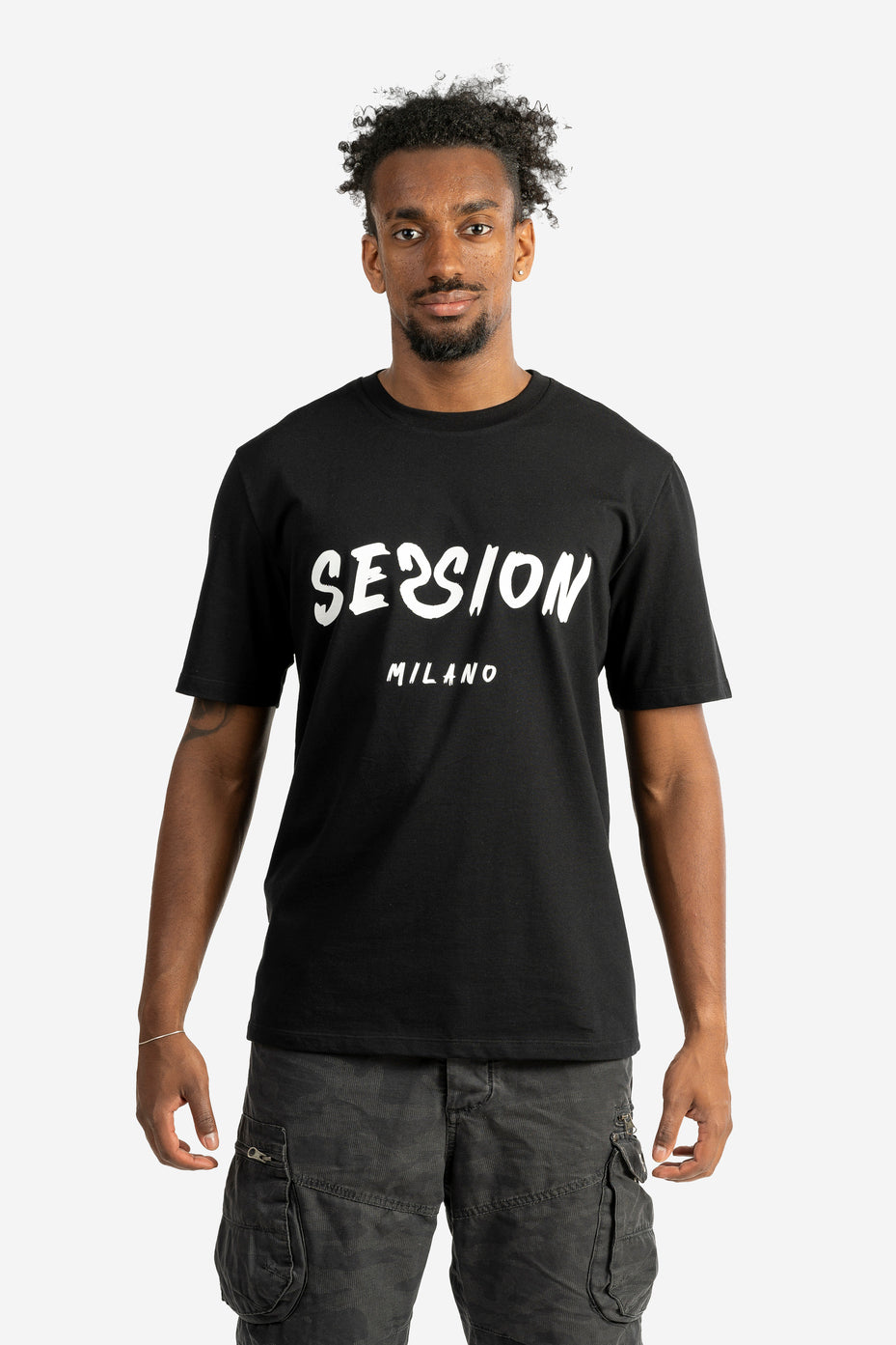 T-shirt con logo pennellato