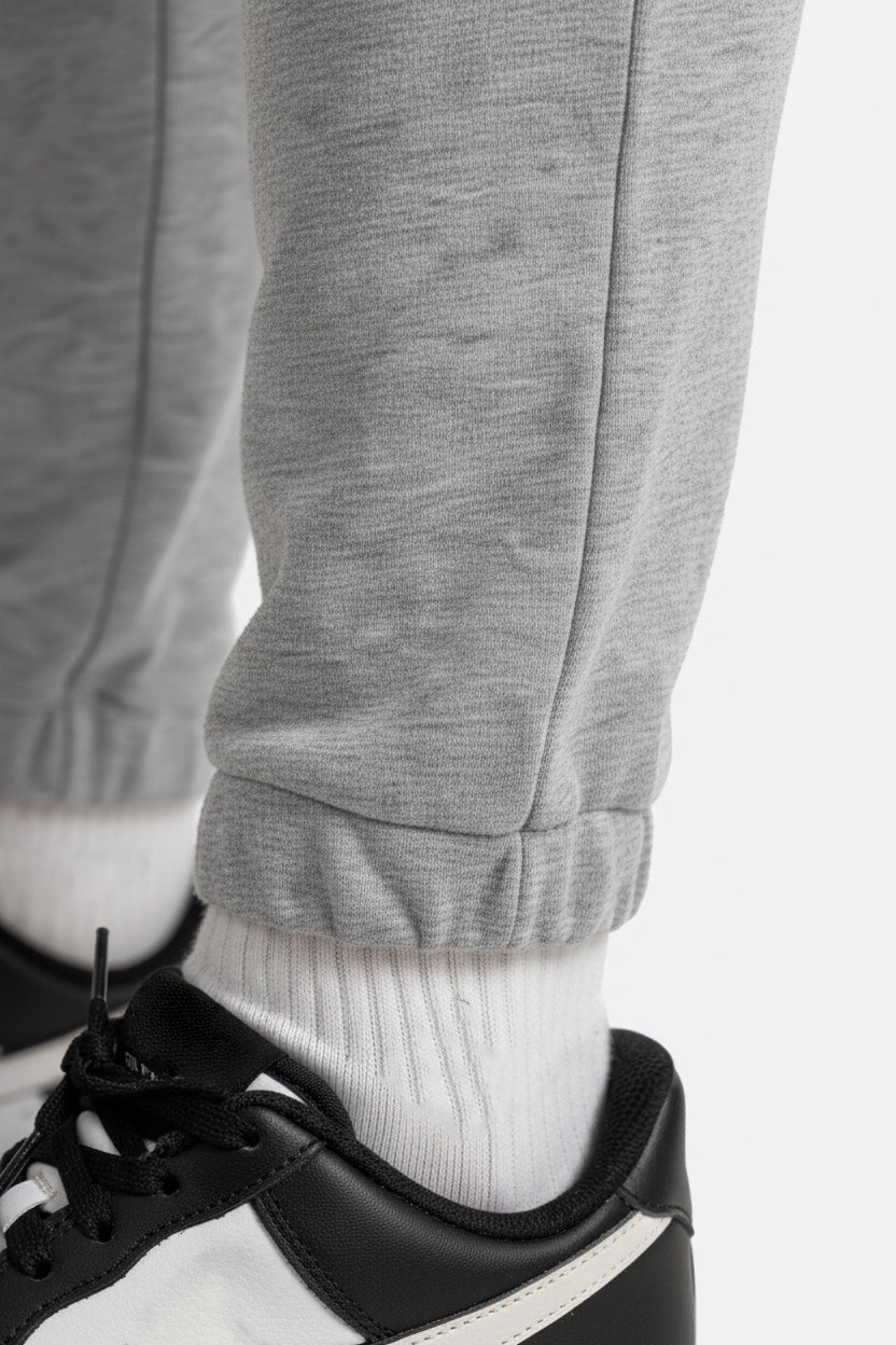 Pantalone con micro logo