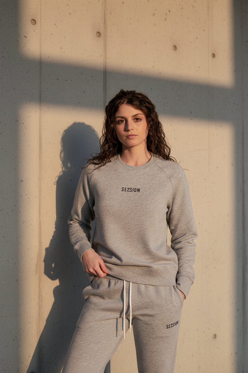 Felpa girocollo con micro logo